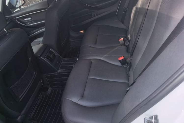 Used BMW 3 Series 2017 320Li Fashion Model Left Rear Seat