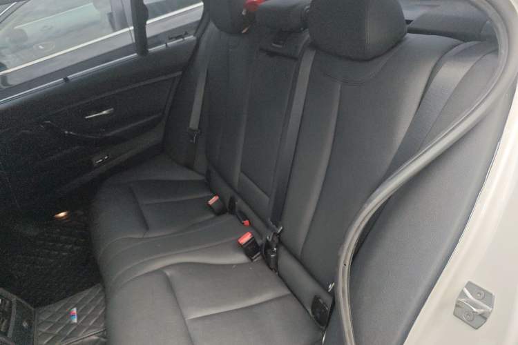 Used BMW 3 Series 2017 320Li Fashion Model Left Rear Seat