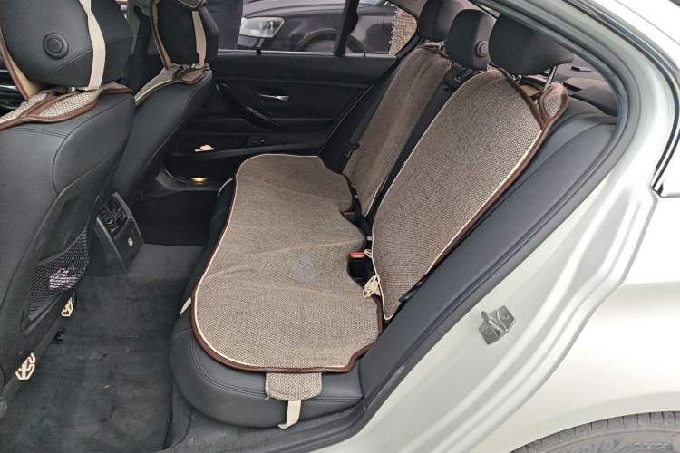 Used BMW 3 Series 2017 320Li Fashion Model Left Rear Seat