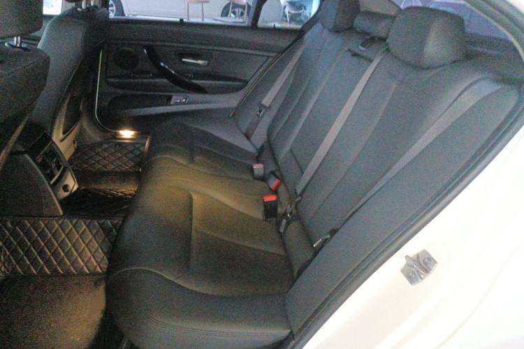 Used BMW 3 Series 2017 320Li xDrive Fashion Model Left Rear Seat