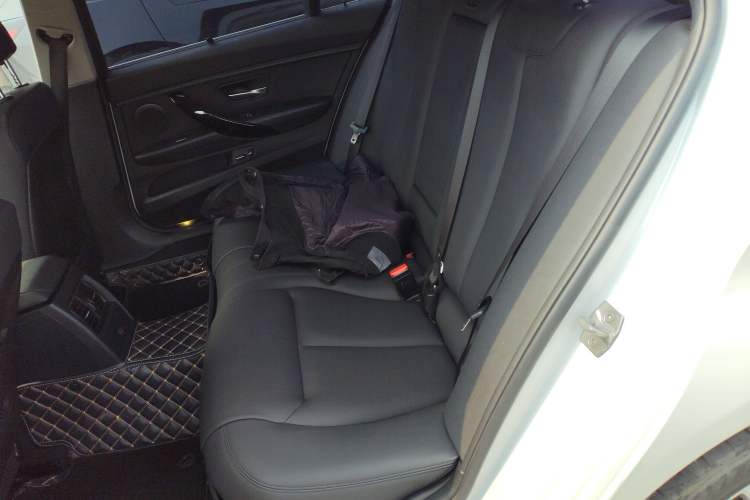 Used BMW 3 Series 2017 320Li Fashion Model Left Rear Seat