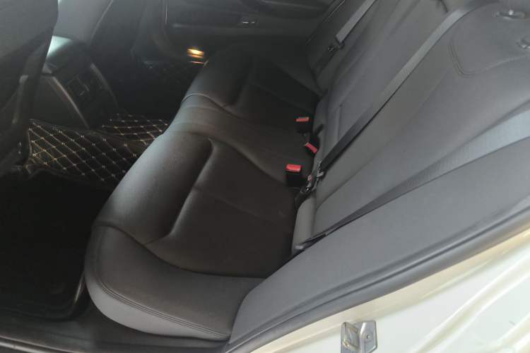 Used BMW 3 Series 2017 320Li Fashion Model Left Rear Seat
