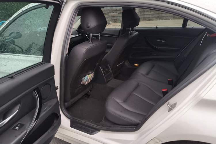 Used BMW 3 Series 2017 320Li Fashion Model Left Rear Seat