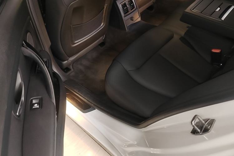 Used BMW 3 Series 2017 320Li Fashion Model Left Rear Seat