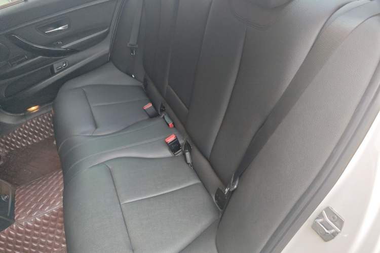 Used BMW 3 Series 2017 320Li Fashion Model Left Rear Seat