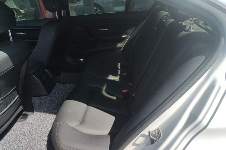 Used BMW 3 Series 2017 320Li Fashion Model Left Rear Seat