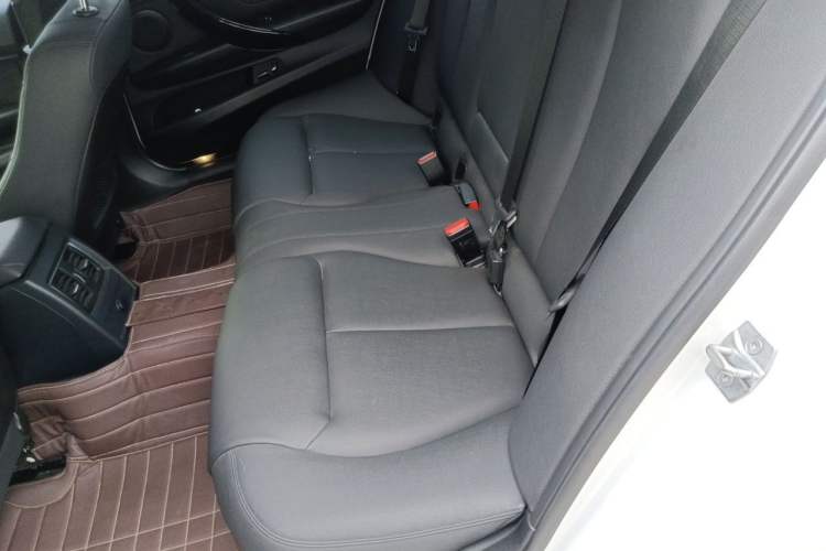 Used BMW 3 Series 2017 320Li Fashion Model Left Rear Seat