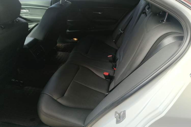 Used BMW 3 Series 2017 320Li Fashion Model Left Rear Seat