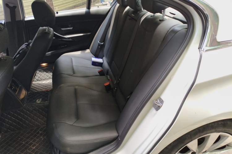 Used BMW 3 Series 2017 318Li Fashion Model Left Rear Seat