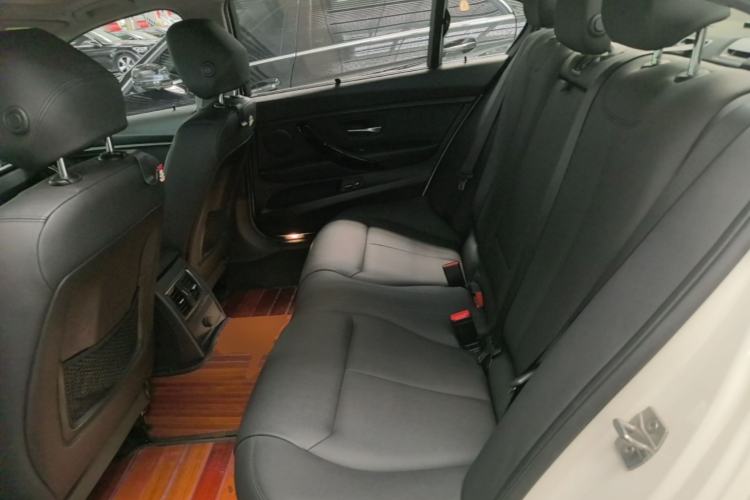 Used BMW 3 Series 2017 320Li Fashion Model Left Rear Seat