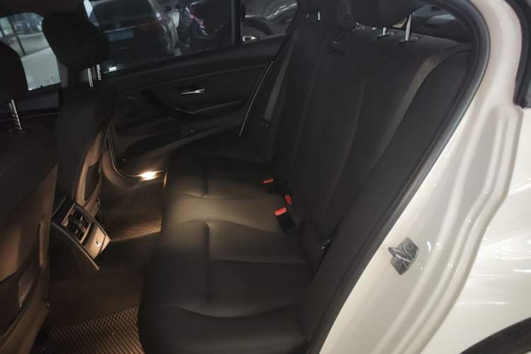Used BMW 3 Series 2017 320Li M Sport Edition Left Rear Seat