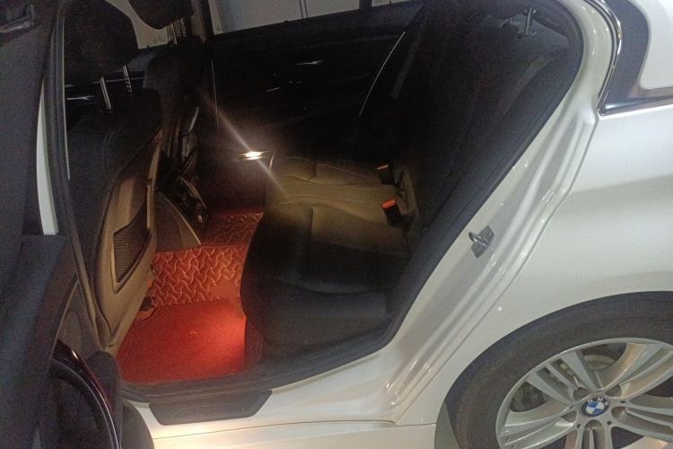 Used BMW 3 Series 2017 320Li Fashion Model Left Rear Seat