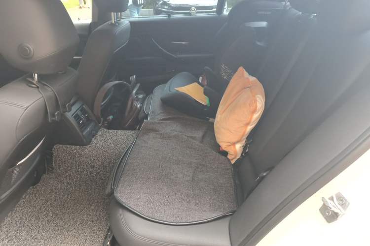 Used BMW 3 Series 2017 318Li Fashion Model Left Rear Seat
