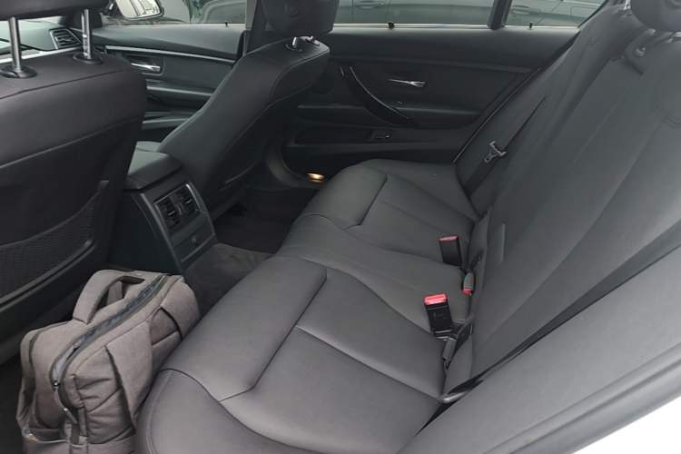 Used BMW 3 Series 2017 320Li Fashion Model Left Rear Seat