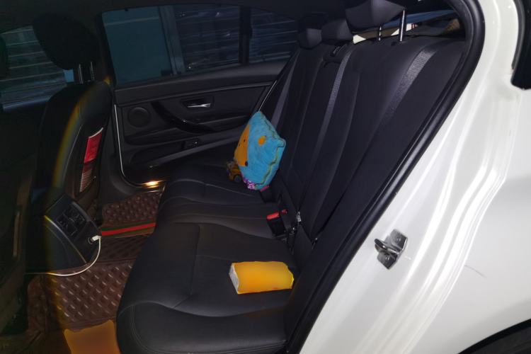 Used BMW 3 Series 2017 320Li Fashion Model Left Rear Seat