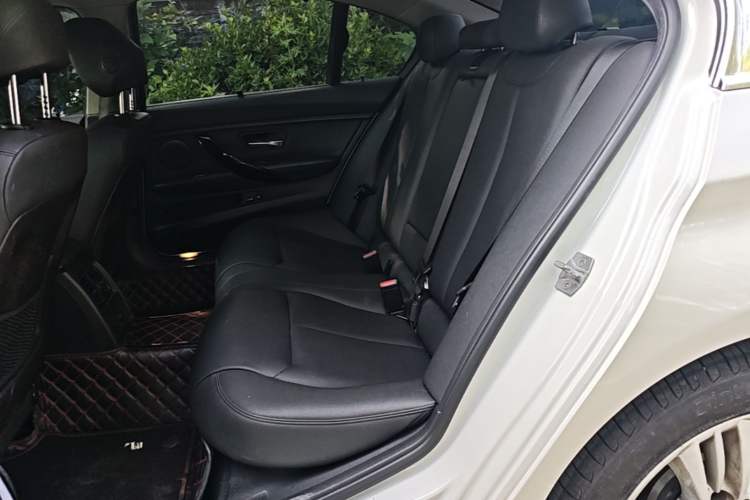 Used BMW 3 Series 2017 320Li Fashion Model Left Rear Seat