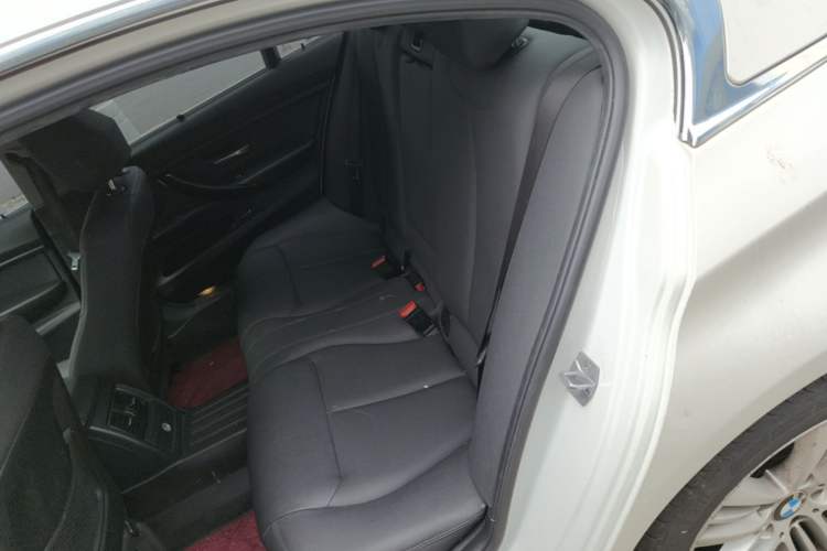 Used BMW 3 Series 2017 320Li Fashion Model Left Rear Seat