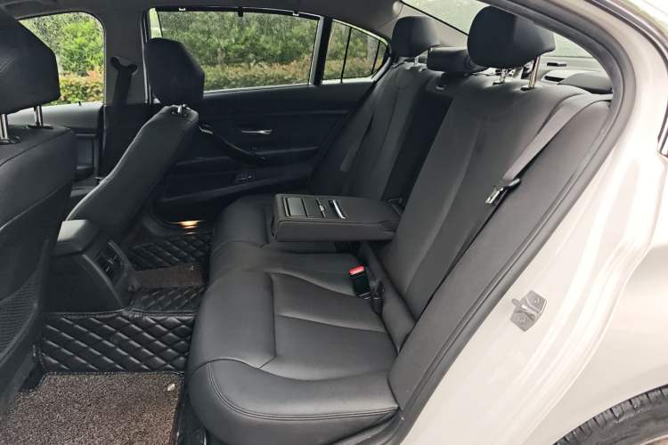 Used BMW 3 Series 2017 320Li Fashion Model Left Rear Seat