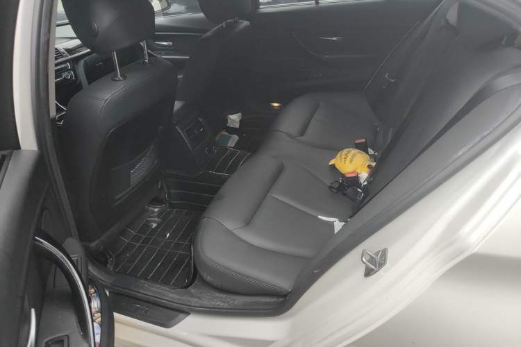 Used BMW 3 Series 2017 320Li Fashion Model Left Rear Seat