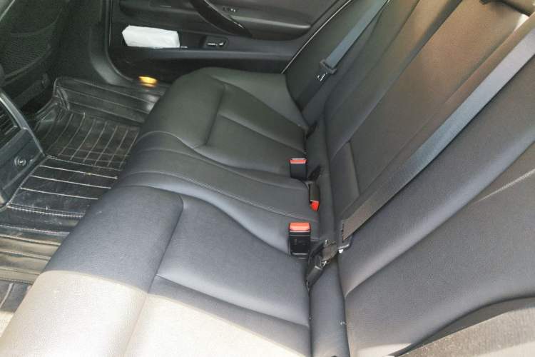 Used BMW 3 Series 2017 318Li Fashion Model Left Rear Seat