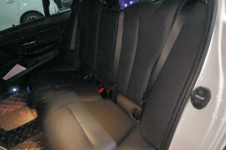 Used BMW 3 Series 2017 320Li Fashion Model Left Rear Seat
