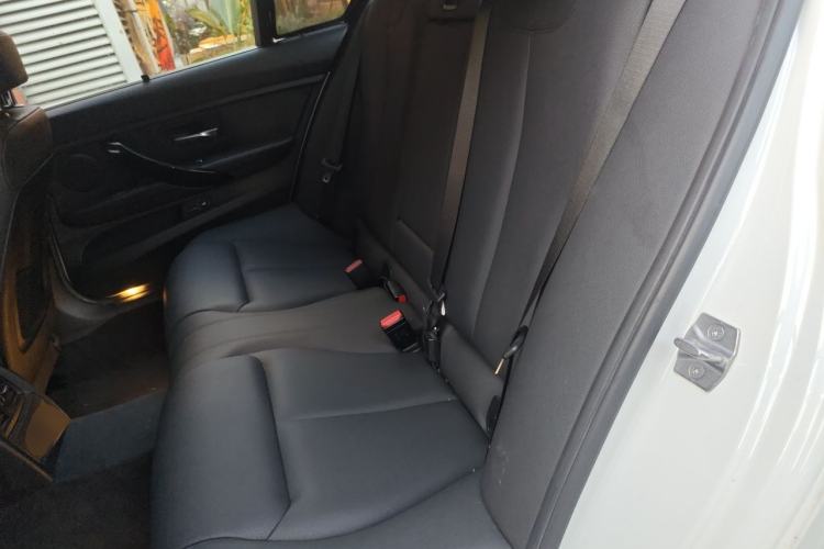 Used BMW 3 Series 2017 318Li Fashion Model Left Rear Seat