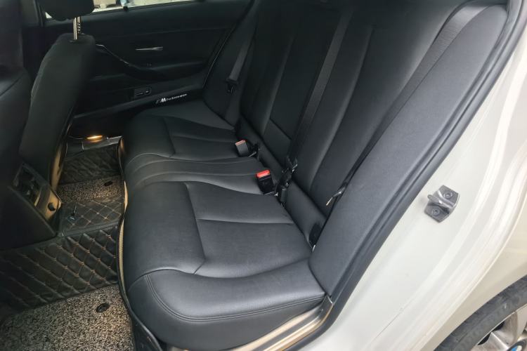 Used BMW 3 Series 2017 320Li Fashion Model Left Rear Seat