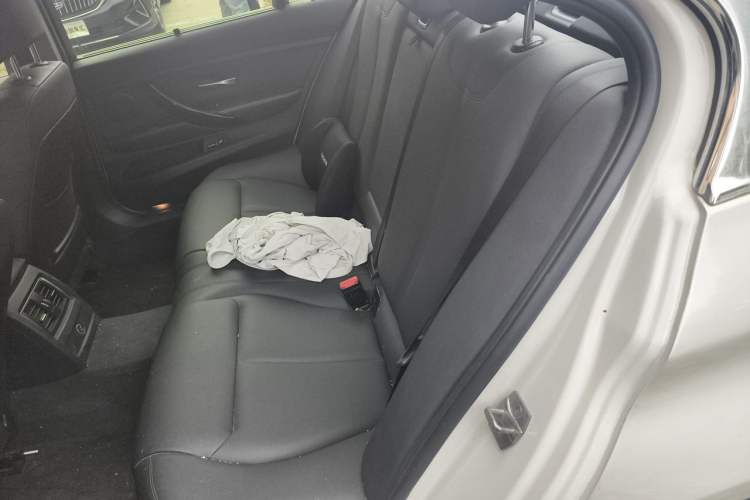 Used BMW 3 Series 2017 320Li Fashion Model Left Rear Seat