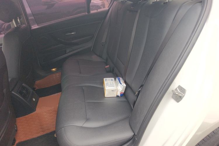 Used BMW 3 Series 2017 318Li Fashion Model Left Rear Seat