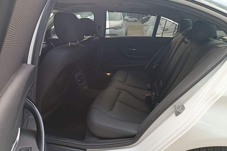 Used BMW 3 Series 2017 320Li Fashion Model Left Rear Seat