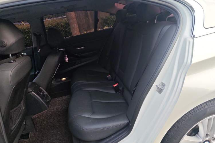Used BMW 3 Series 2017 320Li Fashion Model Left Rear Seat