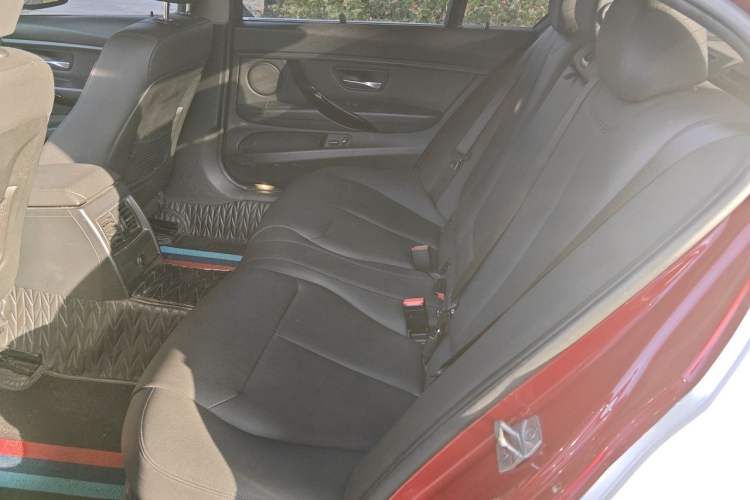 Used BMW 3 Series 2017 320Li Fashion Model Left Rear Seat