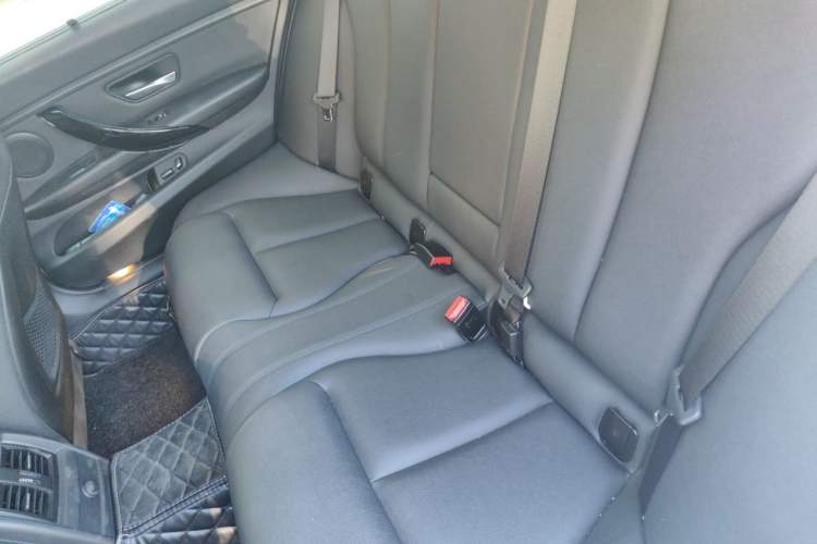 Used BMW 3 Series 2017 320Li Fashion Model Left Rear Seat