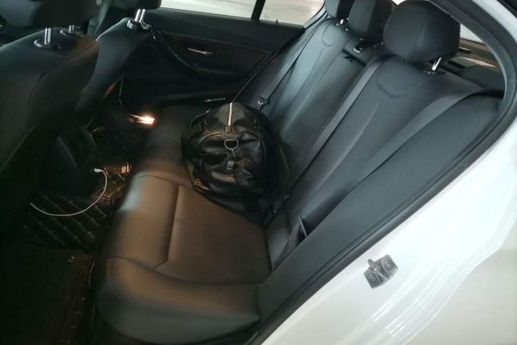 Used BMW 3 Series 2017 318i Fashion Model Left Rear Seat