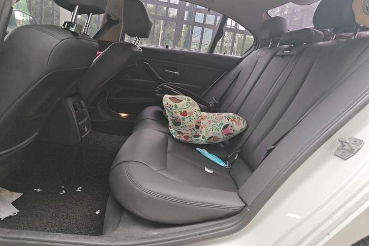 Used BMW 3 Series 2017 320Li xDrive Fashion Model Left Rear Seat