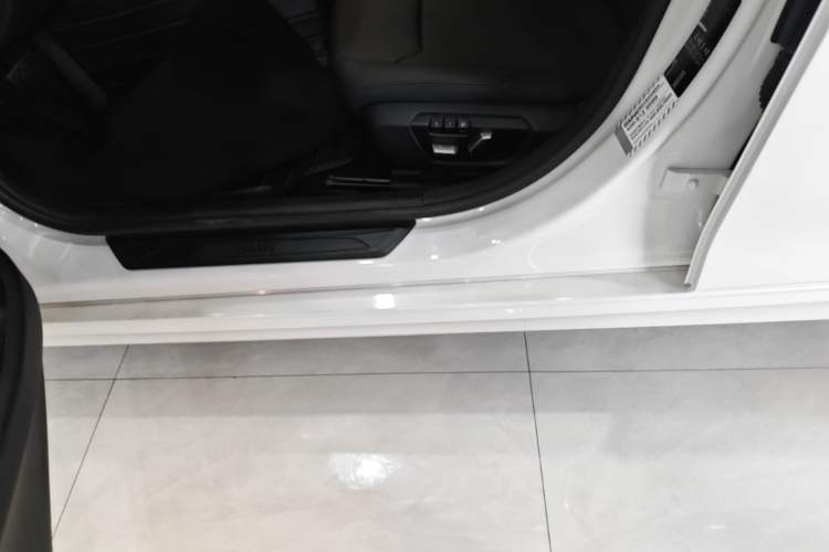 Used BMW 3 Series 2017 320Li Fashion Model Left Side Sill