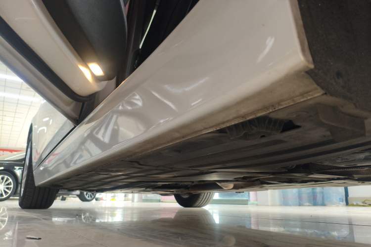 Used BMW 3 Series 2017 320Li Fashion Model Left Side Sill