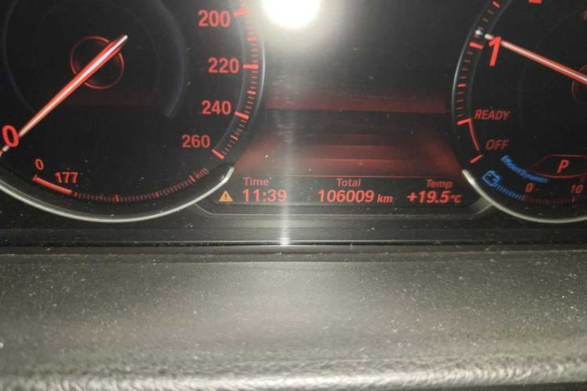 Used BMW 3 Series 2017 320Li M Sport Edition Odometer Close Up
