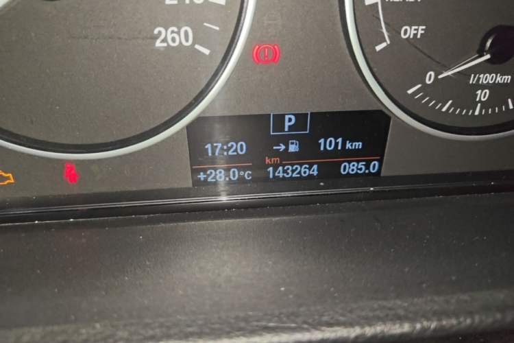 Used BMW 3 Series 2017 320Li xDrive Fashion Model Odometer Close Up