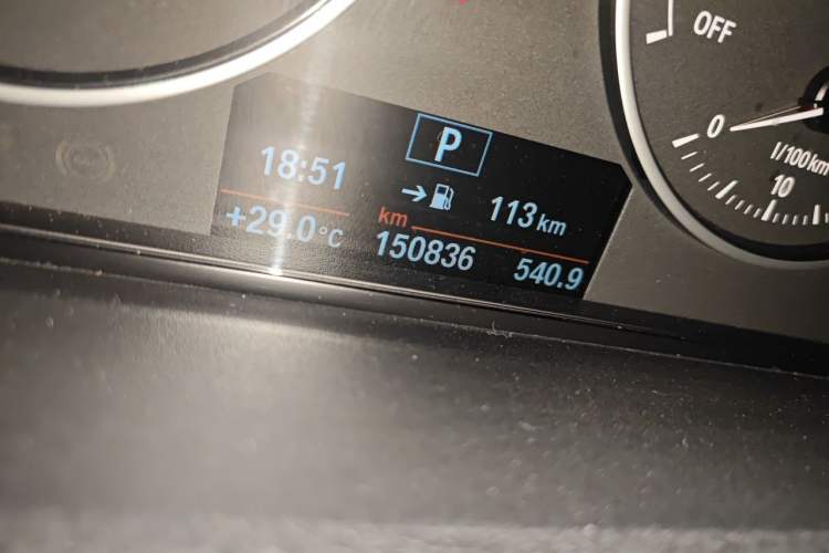 Used BMW 3 Series 2017 320Li xDrive Fashion Model Odometer Close Up