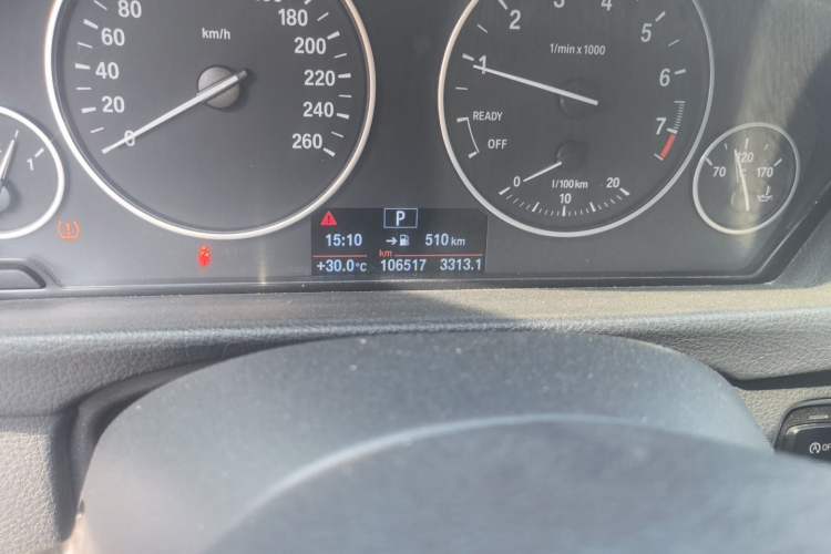 Used BMW 3 Series 2017 318Li Fashion Model Odometer Close Up