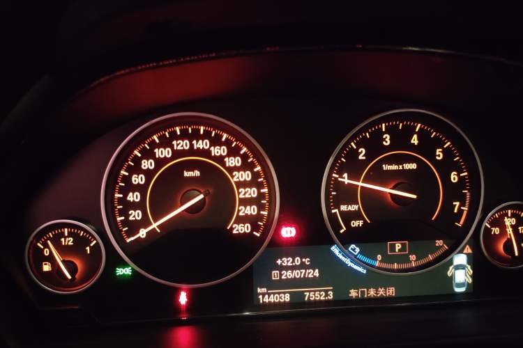 Used BMW 3 Series 2017 320Li M Sport Edition Odometer Close Up