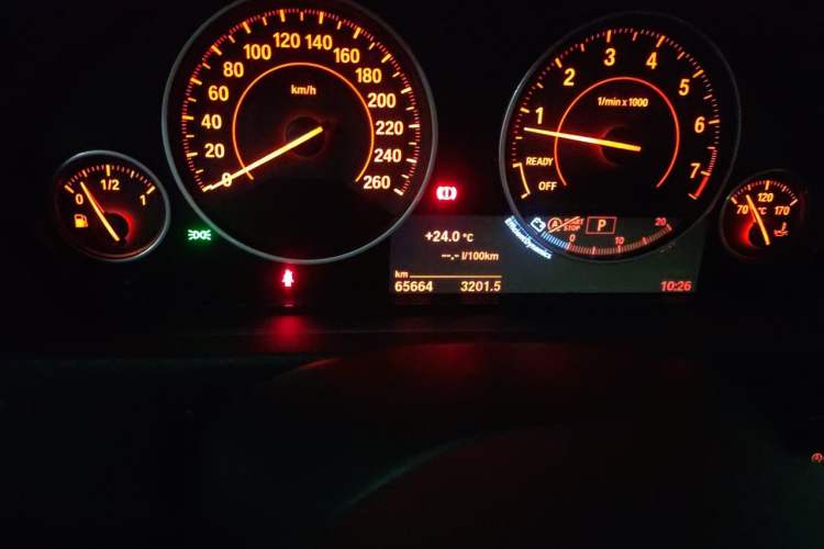 Used BMW 3 Series 2017 320Li M Sport Edition Odometer Close Up