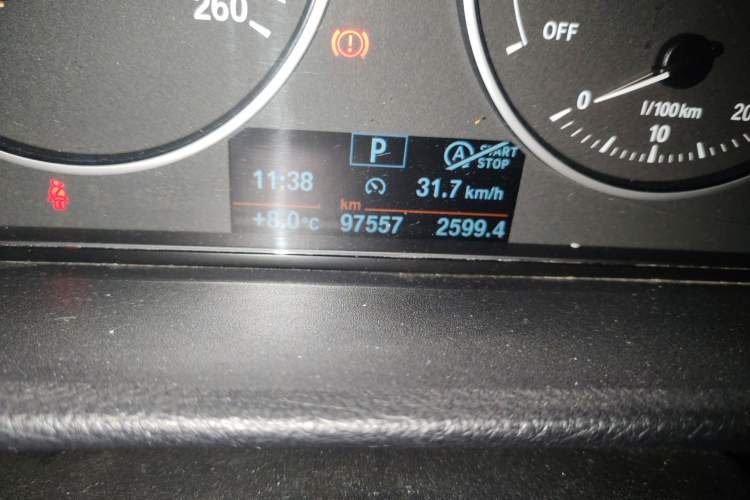 Used BMW 3 Series 2017 320Li xDrive Fashion Model Odometer Close Up