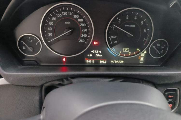 Used BMW 3 Series 2017 320Li M Sport Edition Odometer Close Up