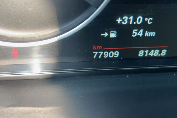 Used BMW 3 Series 2017 320Li Fashion Model Odometer Close Up