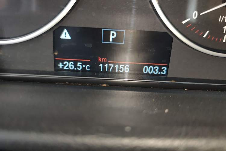 Used BMW 3 Series 2017 320i M Sport Odometer Close Up