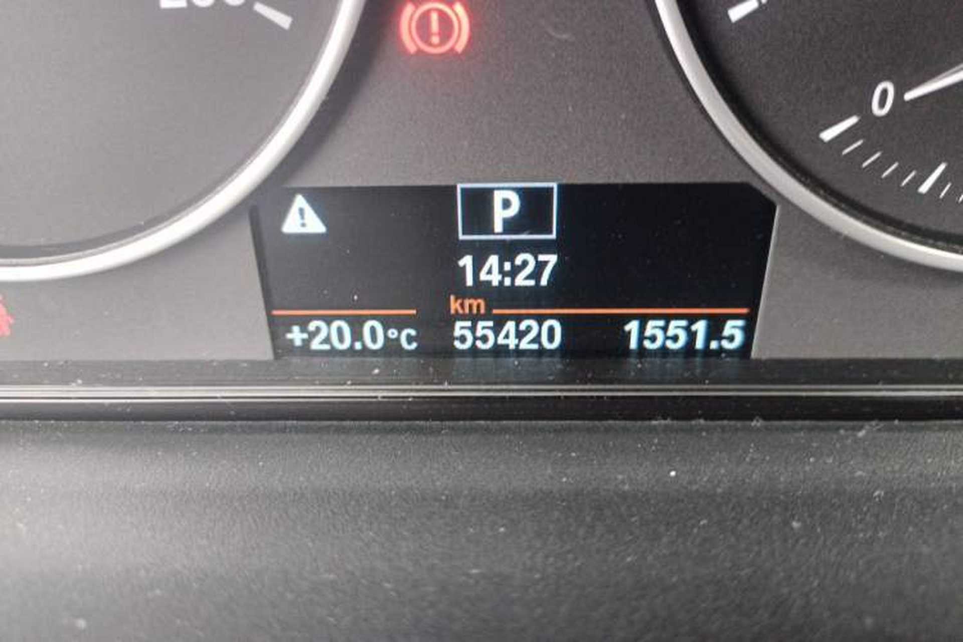 Used BMW 3 Series 2017 320Li Fashion Model Odometer Close Up
