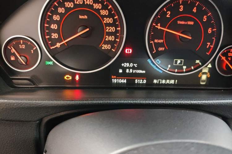 Used BMW 3 Series 2017 320Li M Sport Edition Odometer Close Up