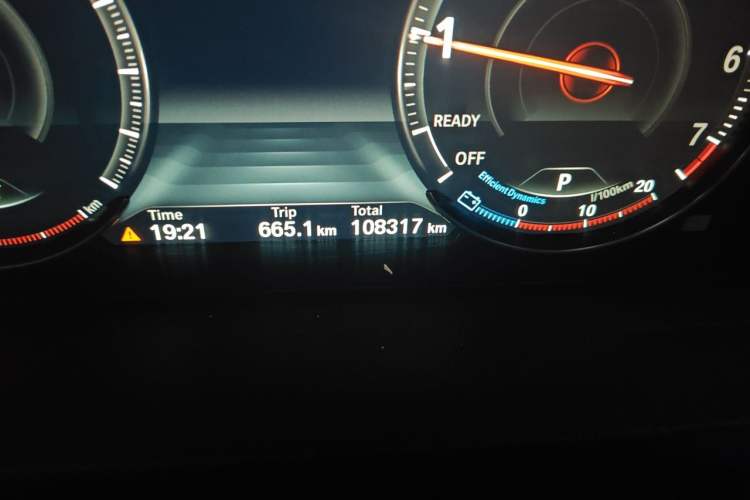 Used BMW 3 Series 2017 320Li M Sport Edition Odometer Close Up